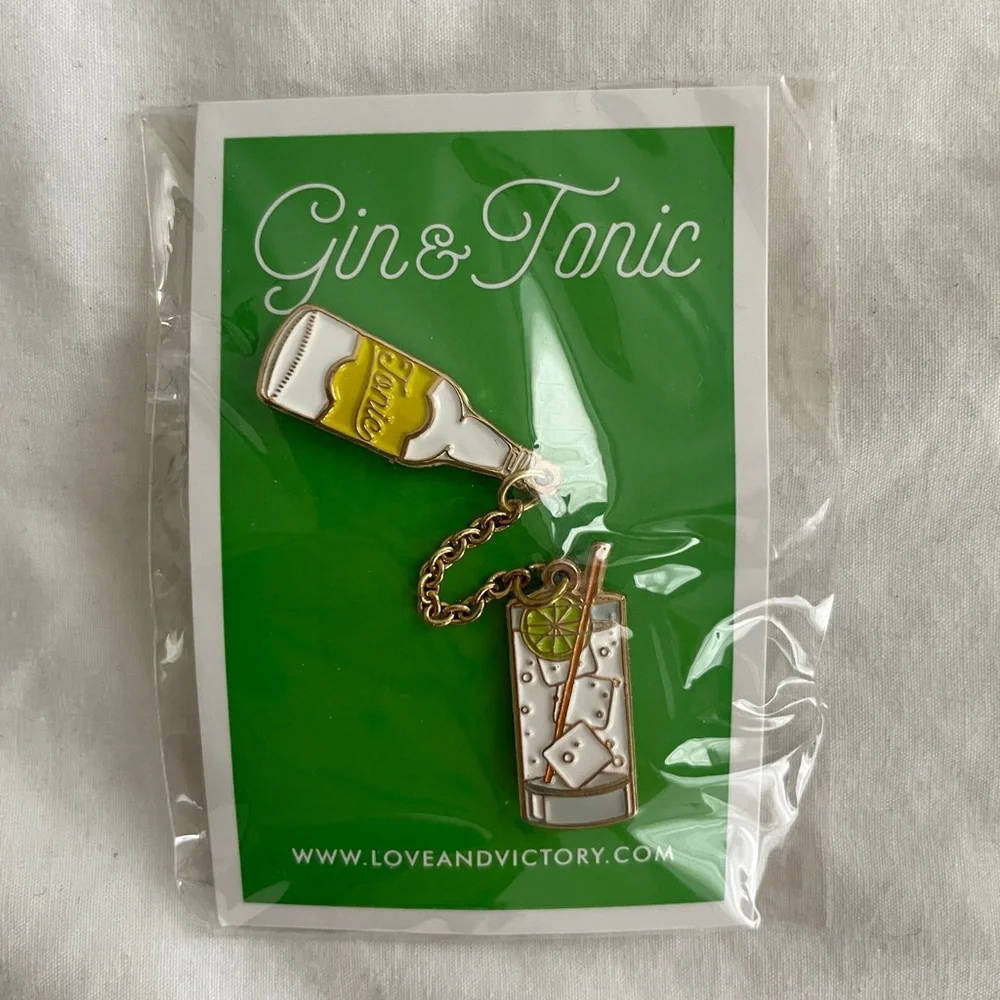 Gin and Tonic Enamel Pin - Picture 1 of 2